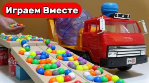 Играем в машинки 🚗🔴🟠🟡 Играем в горки с шариками ! АСМР Видео для детей !