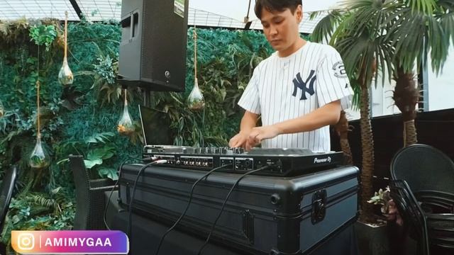 Weeknd / Ginjin Mrs M - I can’t feel Бороо (live blend mix) смотреть онлайн