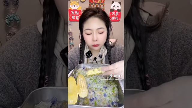 кореянка сгрызает ледяные початки и фигурки с ледяными крошками! смотреть онлайн