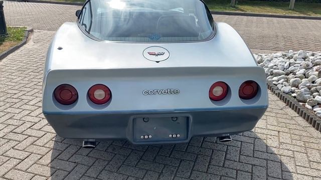1982 Chevrolet Corvette 350 V8 Two-tone blue смотреть онлайн