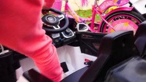 Марго и Настя хотят быть выше и прыгать на батуте