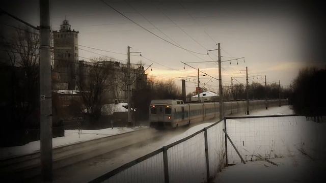 Электровоз ЭП20 со скоростным поездом "Talgo" смотреть онлайн