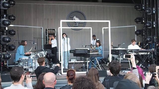 Charlotte Gainsbourg - Lying with You (02-07-2019) смотреть онлайн