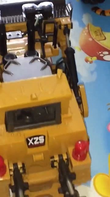 Bulldozer working hard #savdykhmerrc смотреть онлайн