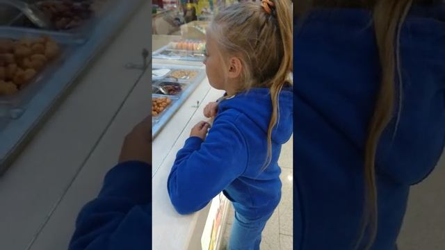 Выходные с семьёй. Делаем мороженое 🍦)) смотреть онлайн