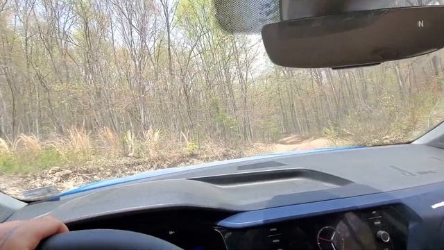 VW Taos Off roading on Petes mill Jeep trail Virginia. смотреть онлайн