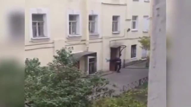 Жееннааа открывай твой дебил пришел