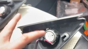 Замена штатных рупоров Skoda Rapid на DL Audio Raven Easy Install Neo Tweeter