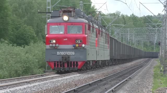 Грузовые поезда РЖД на Транссибе летом | Железная дорога в Сибири смотреть онлайн