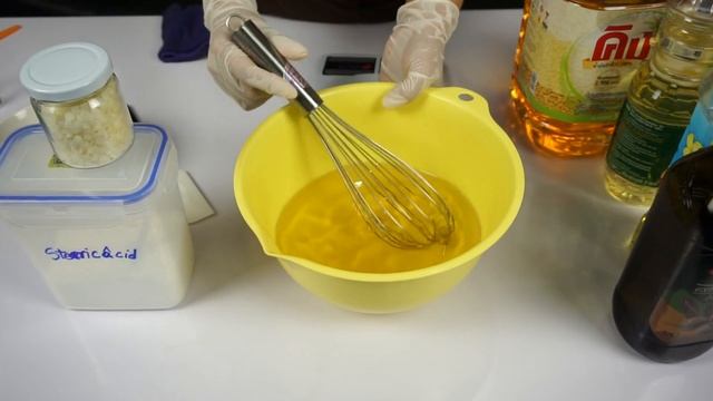 ขั้นตอนการเตรียมสบู่น้ำมัน CP ก่อนการเล่นลวดลายต่างๆ смотреть онлайн