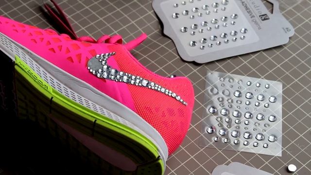 Rhinestone Shoes смотреть онлайн