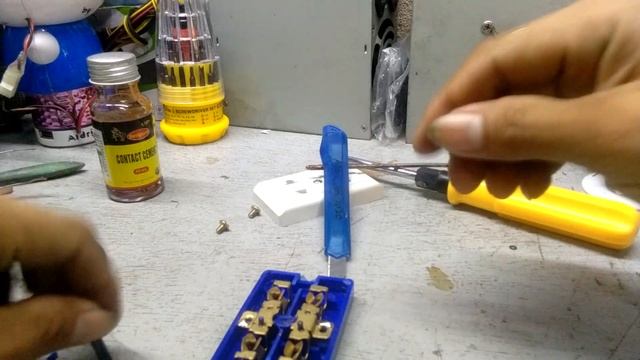 CHEAP OUTLET CONVERTED TO DURABLE WITH OVERLOAD PROTECTION (AC OUTLET) смотреть онлайн