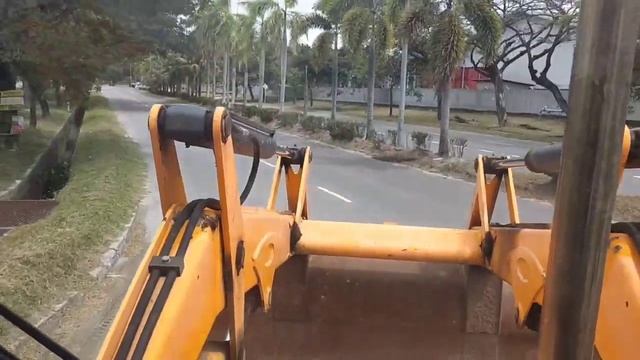Jalan-jalan pakai JCB 3CX AUTO di kkip смотреть онлайн