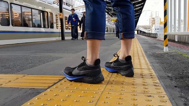 NIKE Moon Racer QS: on-feet смотреть онлайн