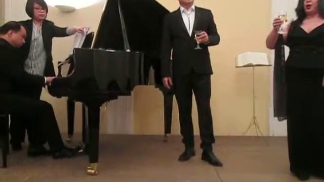 "Libiamo Ne' Lieti Calici" from Verdi's La Traviata смотреть онлайн