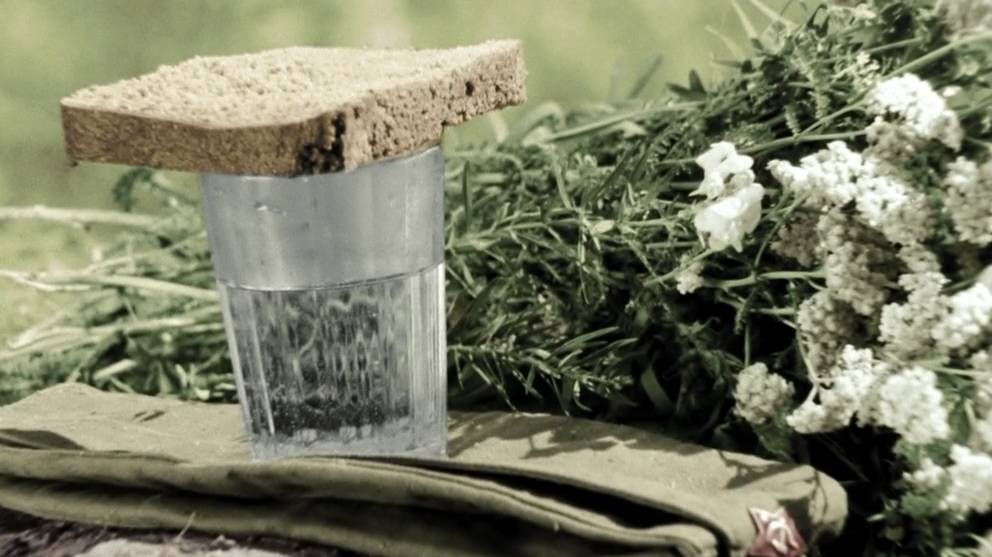 Владимир Высоцкий. песня Друг оставь покурить. х-ф В бой идут одни старики смотреть онлайн