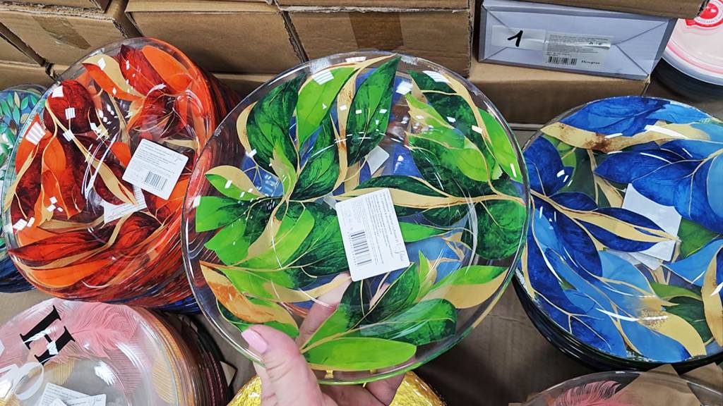 Магазин Светофор Маяк.Уже со входа в столько полезных товаров.Апрель 2025 смотреть онлайн