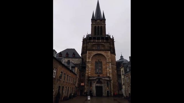 Aachen Cathedral in December of 2022 смотреть онлайн