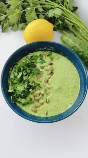 Сыроедный зеленый суп