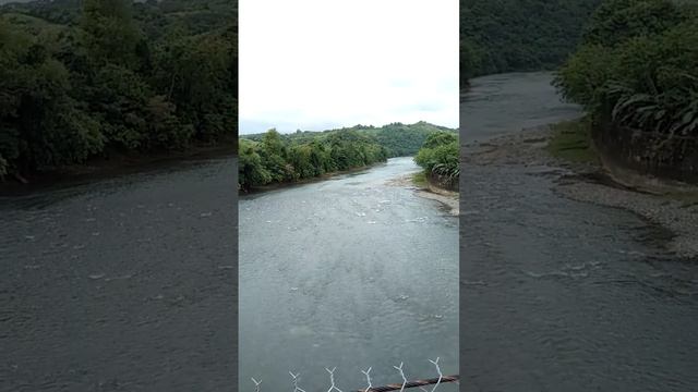 Tara sa foot bridge kahit malakas hangin смотреть онлайн