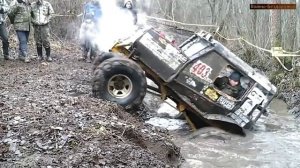 На самодельном вездеходе по бездорожью в грязи