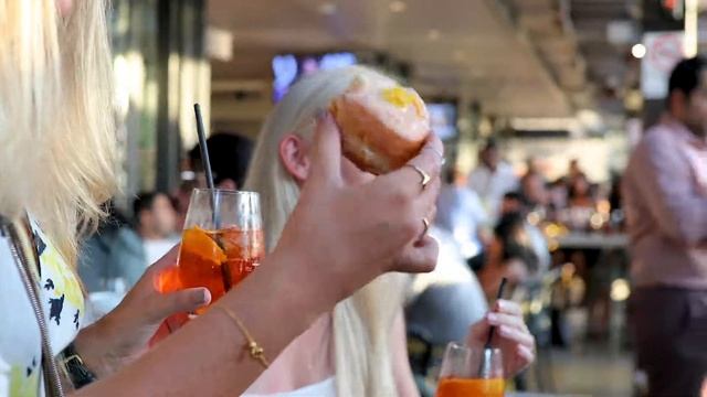 Club Aperol at Bungalow 8 смотреть онлайн