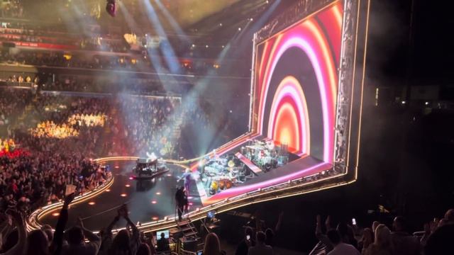 Elton John / Des Moines, IA / 03.26.22 / Don’t let the sun go down on me смотреть онлайн