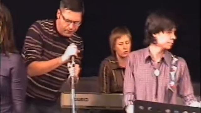 Галина Крылова с Надеждой Сосновской, хором и оркестром