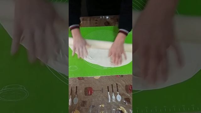 KUMUR KUMUR BO'LIB OGIZDA ERIYDIGAN MAZALI SOMSA смотреть онлайн