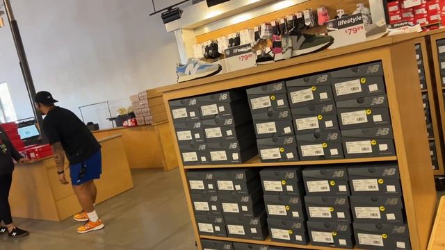 NEW BALANCE FACTORY OUTLET SHOES~New Balance 9060 Women's AND MEN'S SALE~SHOP WITH ME смотреть онлайн