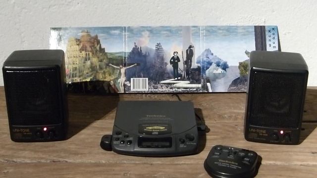 Technics Discman portable system with speakers and remote control from early 90´s playing Kung Kodu смотреть онлайн