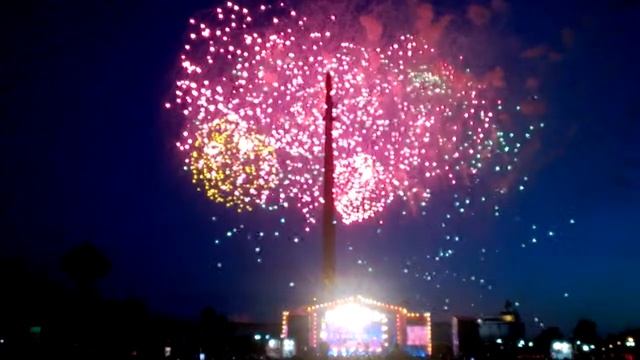 Хор ветеранов. Праздничный салют с 69 залпами. 9.05.2014 смотреть онлайн