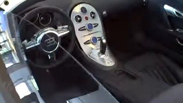 White Bugatti Veyron смотреть онлайн
