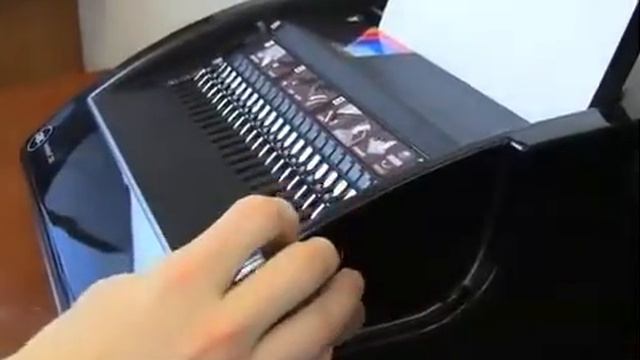 Swingline GBC CombBind C20 Manual Binding Machine Step by Step Video смотреть онлайн