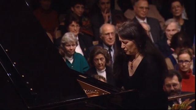 Аргерих Шопен Мазурка фа минор соч.63 № 2 | 2001 смотреть онлайн