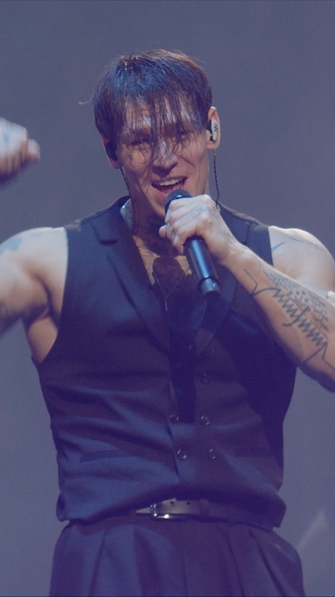 Спасибо пацанам за то, что приехали поддержать и вылетели на сцену💪 смотреть онлайн