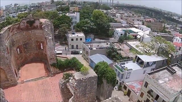 Ruinas de San Francisco en la Zona Colonial a cargo de Eddynsson Luna смотреть онлайн