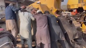 Как в Индии ремонтируют тяжёлую технику.