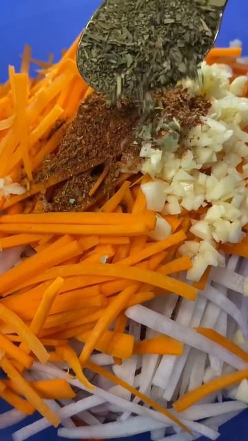 А так можно было?! Лучший салат!!! #фунчоза #салат #еда #овощи #кулинария смотреть онлайн