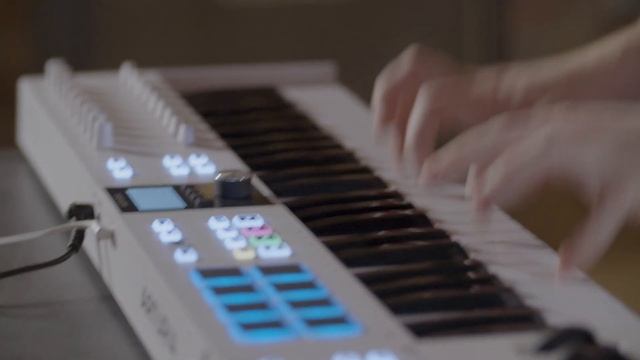 Playthrough | Analog Lab Play | ARTURIA смотреть онлайн