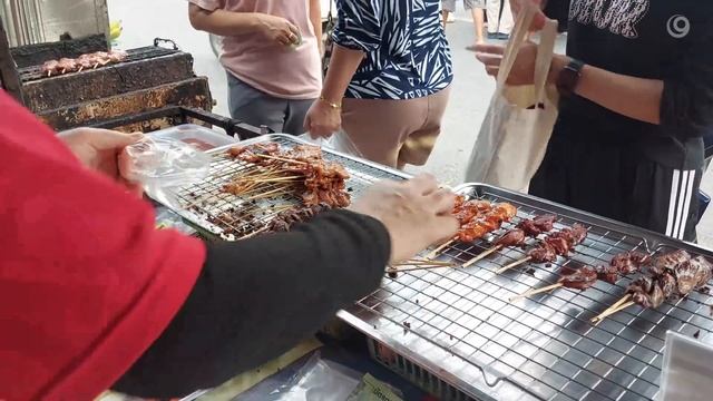 หมูปิ้ง อร่อยๆ ตลาดเช้า พฤกษา 12 ซอย 6 | thaifood смотреть онлайн