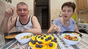 Мукбанг с БОЛЬНОЙ ногой приготовила вкусный ужин, а муж ВЫПЕНДРИВАЕТСЯ! ЗАСЛУЖИЛА? Жизнь в России