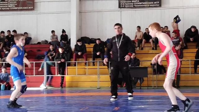 Хизриев Бувайсар (Агвали)- Загидов Магомедхалил (Агвали). 35 кг. 1/2 финала. смотреть онлайн