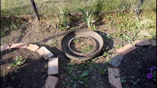VLOG УЖИН ВО ДВОРЕ/МУЖ МЕНЯ БАЛУЕТ ЖАРИТ КОЛБАСКИ смотреть онлайн