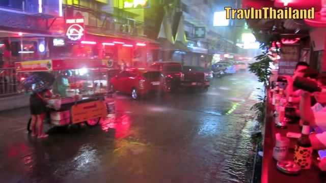 Torrential Rain on Soi 6 смотреть онлайн