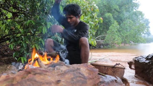 Primitive Food : Build Bamboo Raft For Boat And Grill Beef With Chili Spicy - Eat Delicious смотреть онлайн