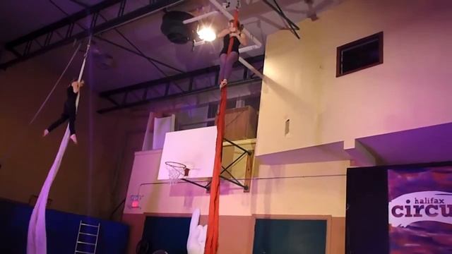 Halifax circus Nocturne смотреть онлайн