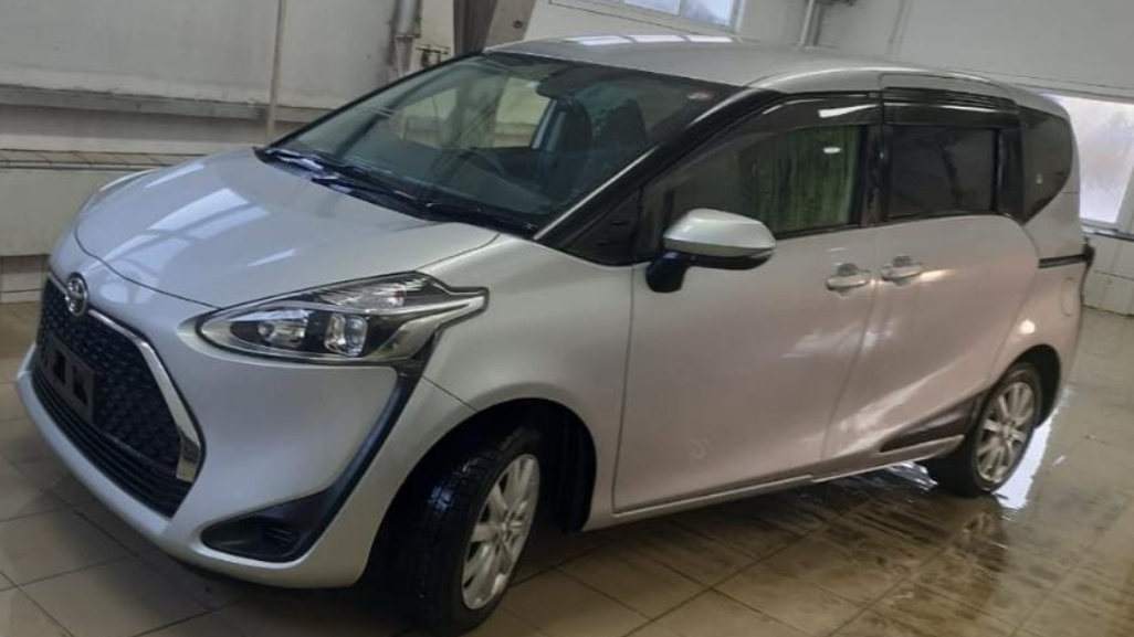 Как снять задний фонарь на Тойота Сиента