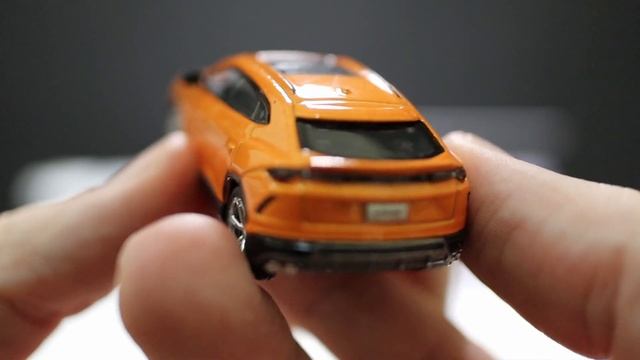 Hot Wheels Premium Vs MiniGT Which is the best 1/64 diecast brand Head-2-Head Lambo Urus Comparison смотреть онлайн