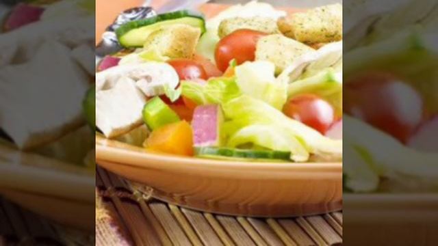 САЛАТ ИЗ ОВОЩЕЙ С ШАМПИНЬОНАМИ И ГРЕНКАМИ РЕЦЕПТ ПРИГОТУВАННЯ В ОПИСАХ! смотреть онлайн